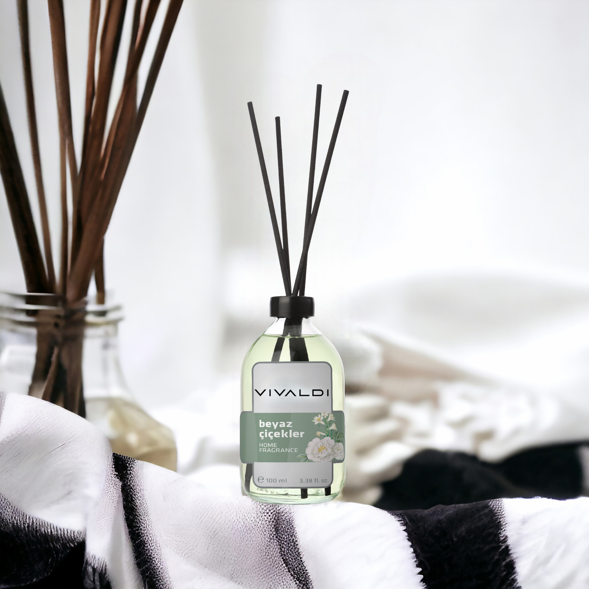 Beyaz Çiçekler Çubuklu Oda Kokusu